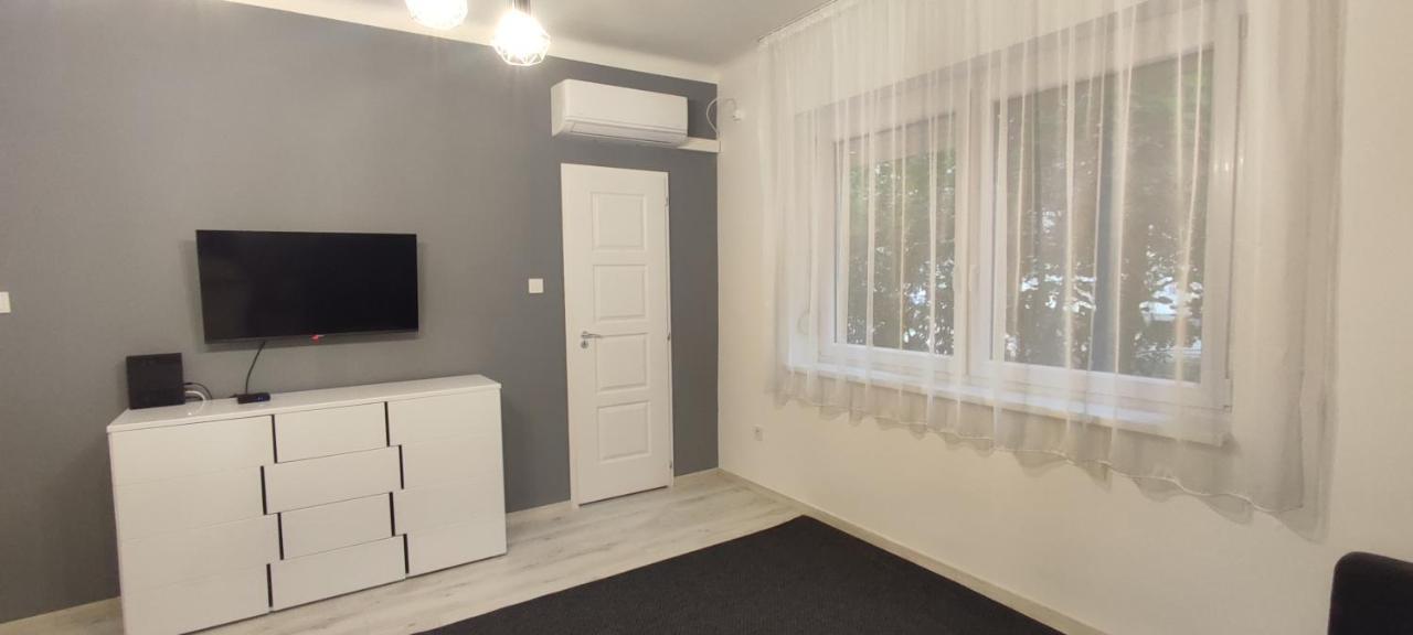 Merey Apartment Сегед Екстериор снимка